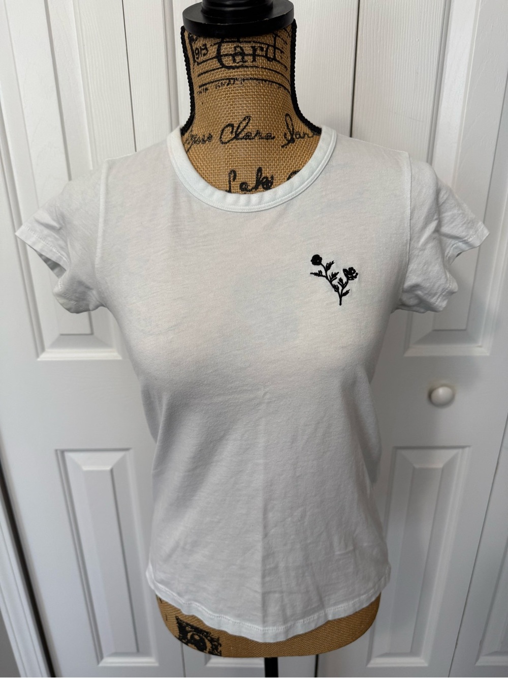 Rag & Bone White Short Sleeve Crewneck Tee with Black Floral Embroidery